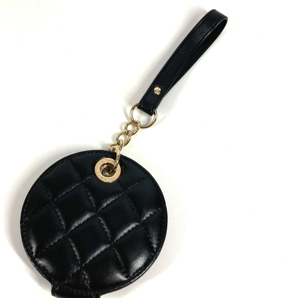 CHANEL Round Name Tag with Logo, CC, Coco Mark, Matelasse, Quilted Charm, Acc... - Picture 4 of 8